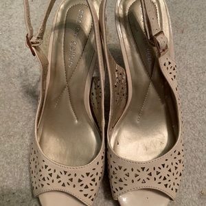 Size 8 Andrew Geller Heels